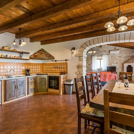 Elegant In Istria With Outdoor Pool *