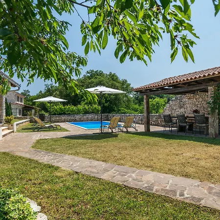 Elegant In Istria With Outdoor Pool Tinjan