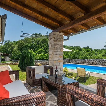 Elegant In Istria With Outdoor Pool Вилла *